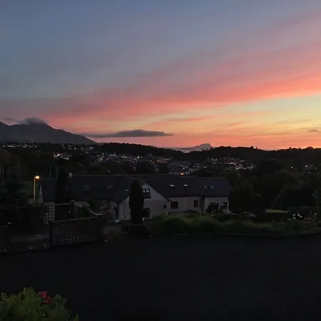 Πανσιόν Heights *